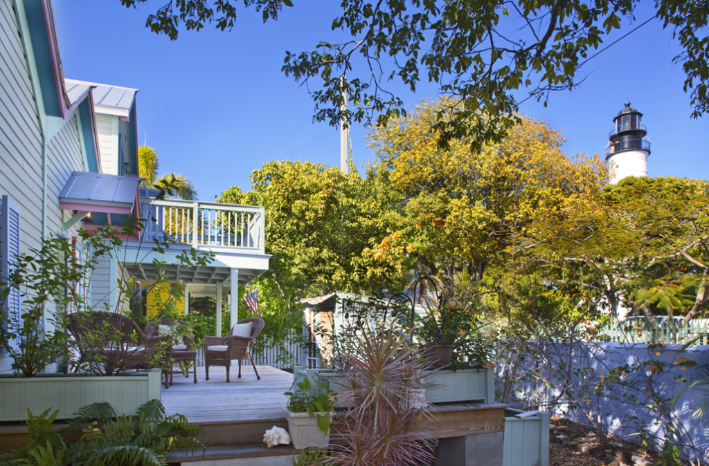 We love the home's panoramic island views!